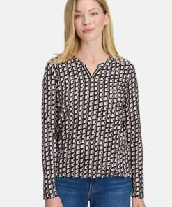 Coltongonzales.shop58d4bd8393 1